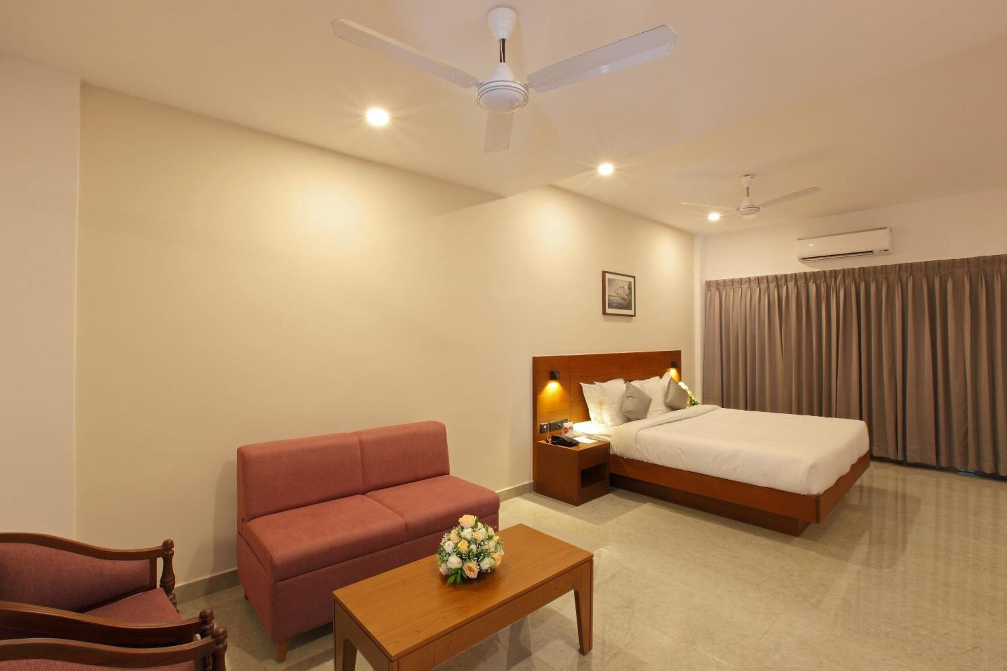 Hotel Prince Kaladi Exterior photo