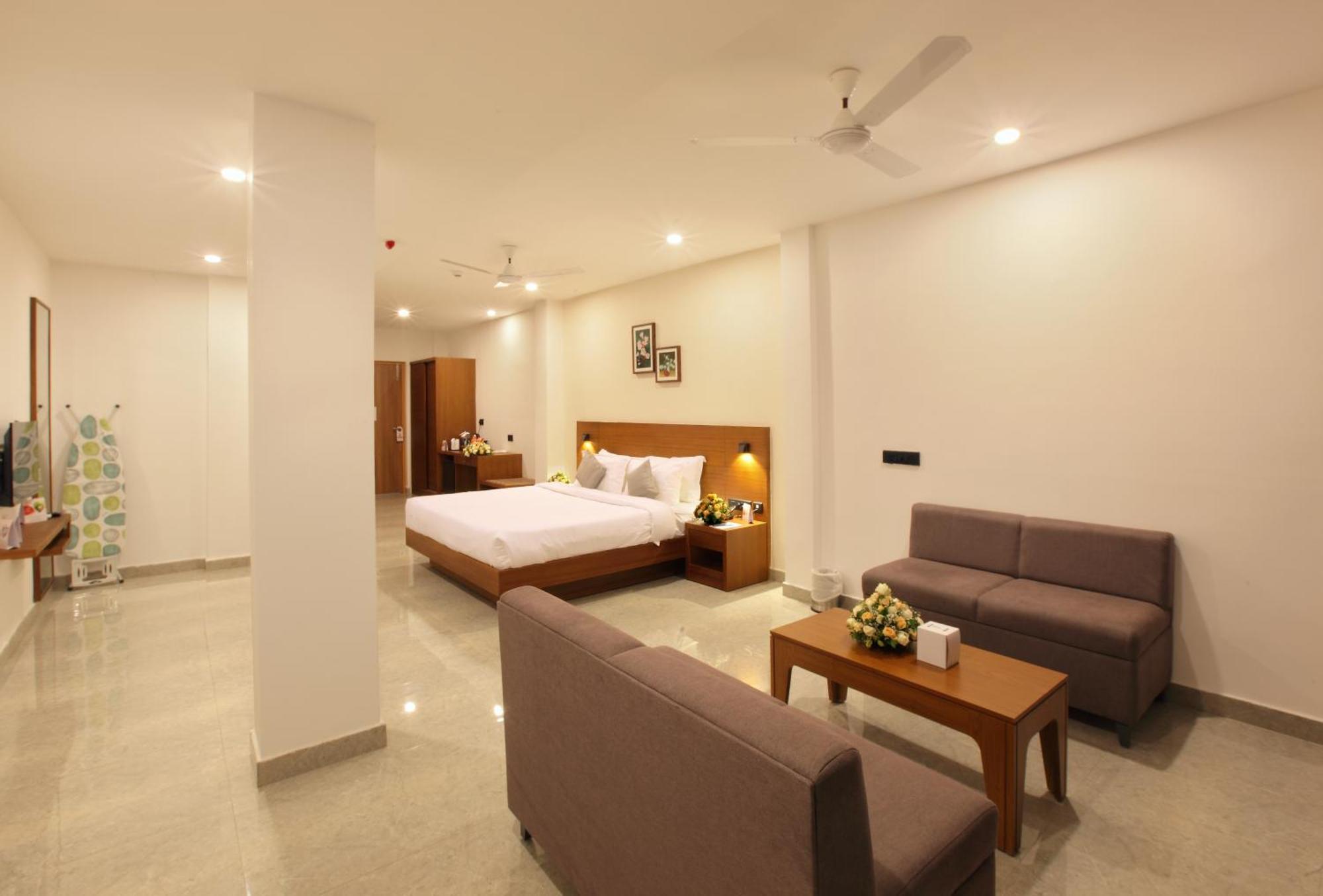 Hotel Prince Kaladi Exterior photo