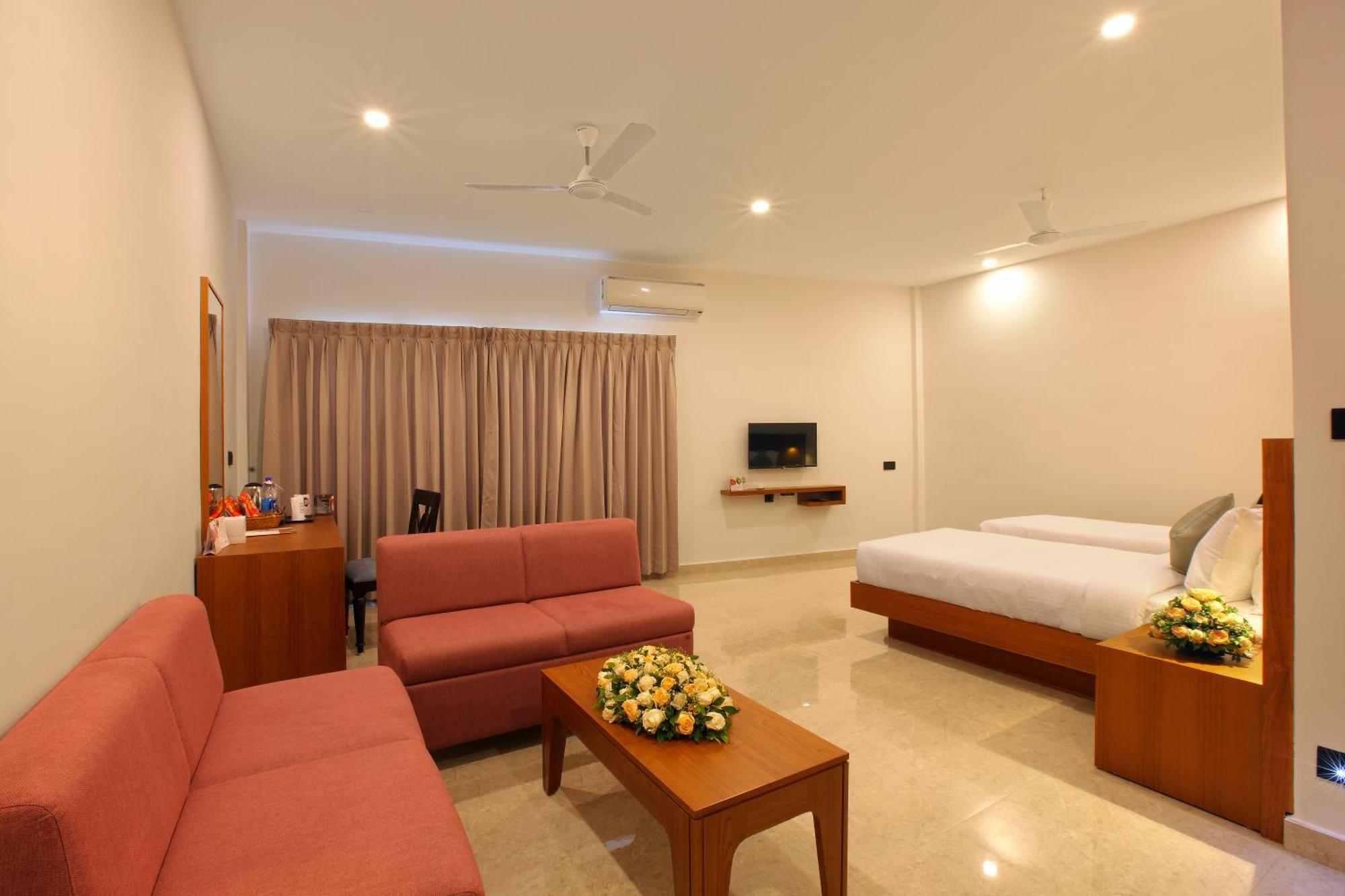 Hotel Prince Kaladi Exterior photo