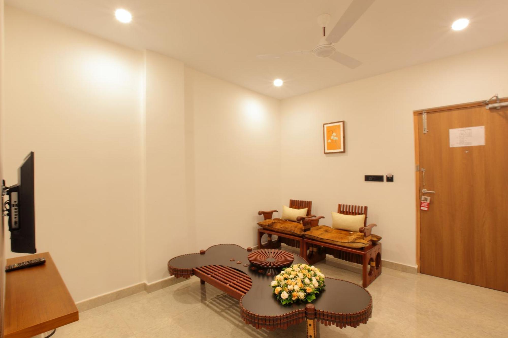 Hotel Prince Kaladi Exterior photo